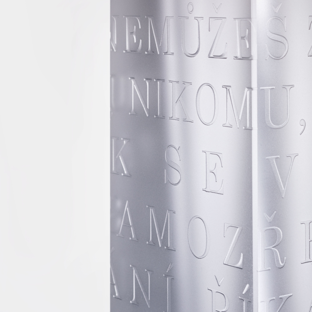 Váza LEGACY Unreality 30 cm clear