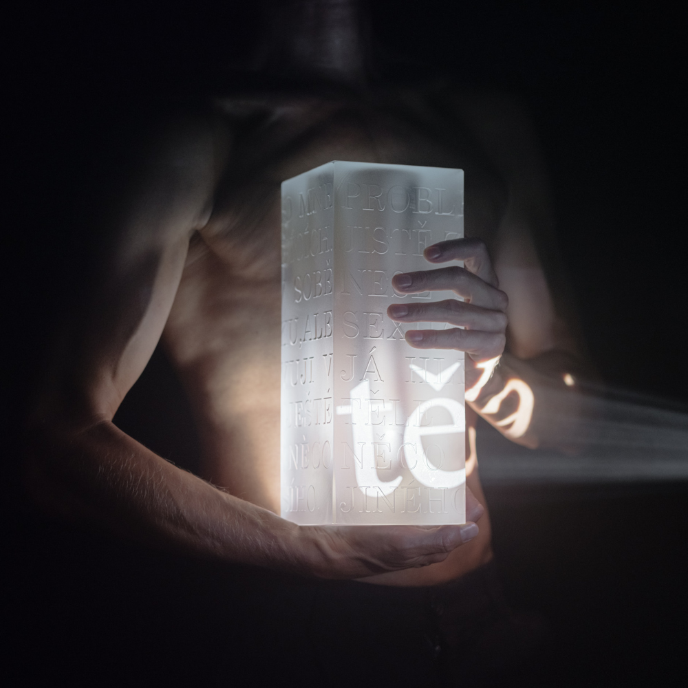 Váza LEGACY Unreality 30 cm clear