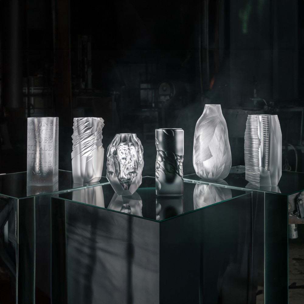 Váza LEGACY Unreality 30 cm clear