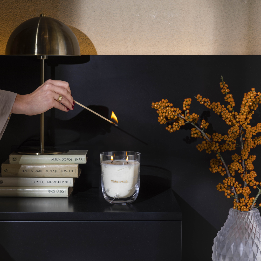 Svíčka MAKE A WISH Medium Amor Fati 550 ml clear